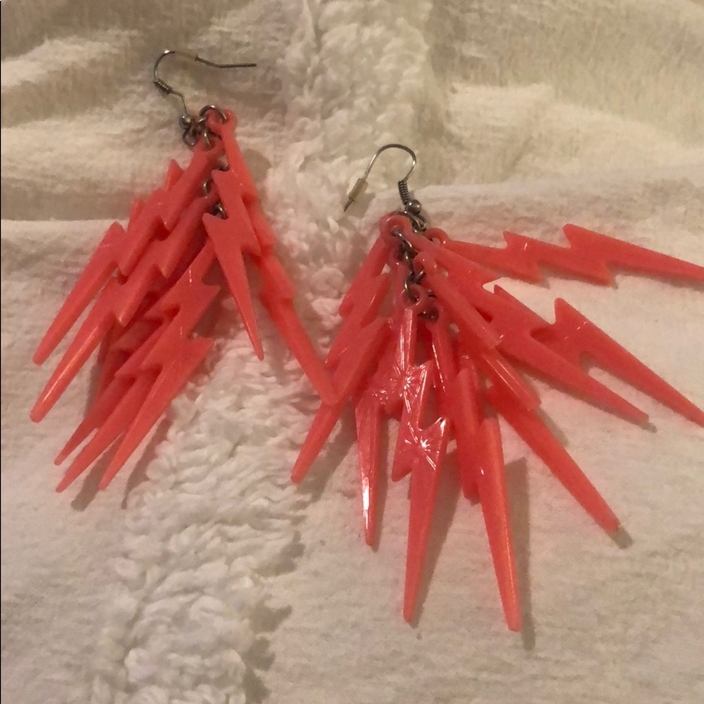 Lighting bolt dangle 80s style vintage earrings